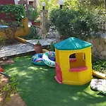 Kuris Studios & Apartments