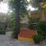 Kuris Studios & Apartments
